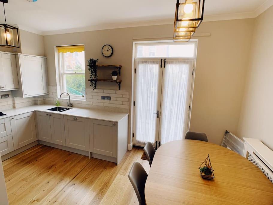 Tynemouth Seaside 3 Bed House Close To Beach/Bars/Restaurants - Parking Space Included Villa Esterno foto